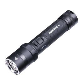 Linterna P84 3000 lúmenes recargable con haz de 260 m IPX7