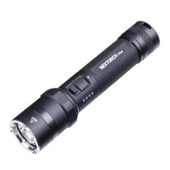 Linterna P84 3000 lúmenes recargable con haz de 260 m IPX7